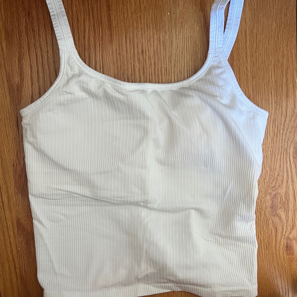 Lululemon Ebb to Street Scoop Neck Cropped Tank